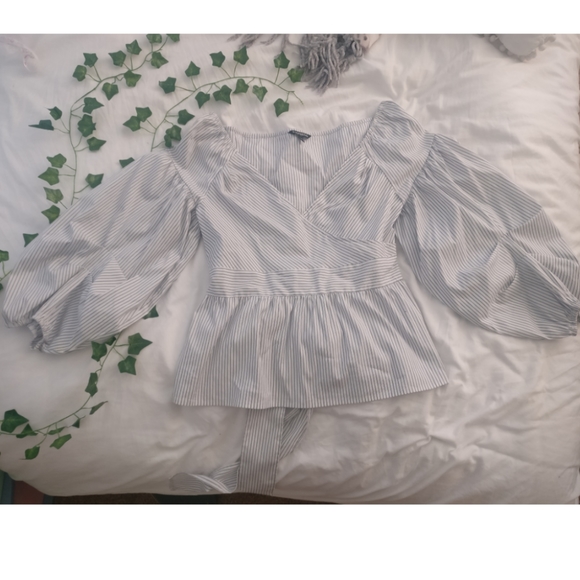 Pillow Sleeve Blouse - Picture 3 of 6